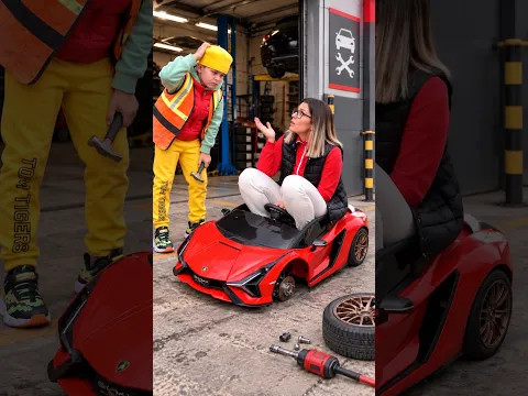 Mama gaat naar de garage om haar wiel te laten repareren! 🚗🔧