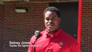 Tupelo firefighters eat lunch at Tupelo Schools