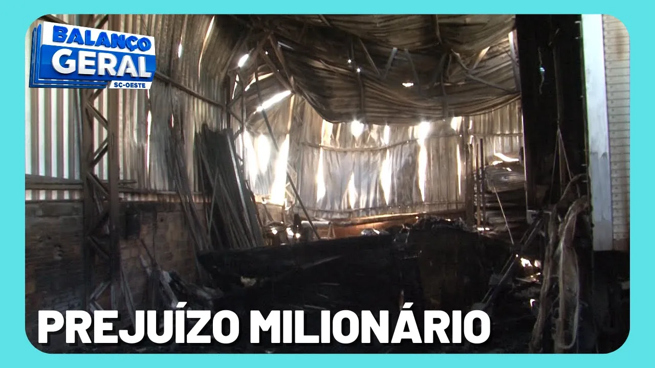 Incêndio destrói barracão de empresa e deixa prejuízo milionário em Cordilheira Alta