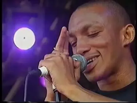 Download MP3 TRICKY live T IN THE PARK HELL IS ROUND THE CORNER 1995 HQ