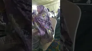 ندى القلعة و الشاب القطع نفسو 