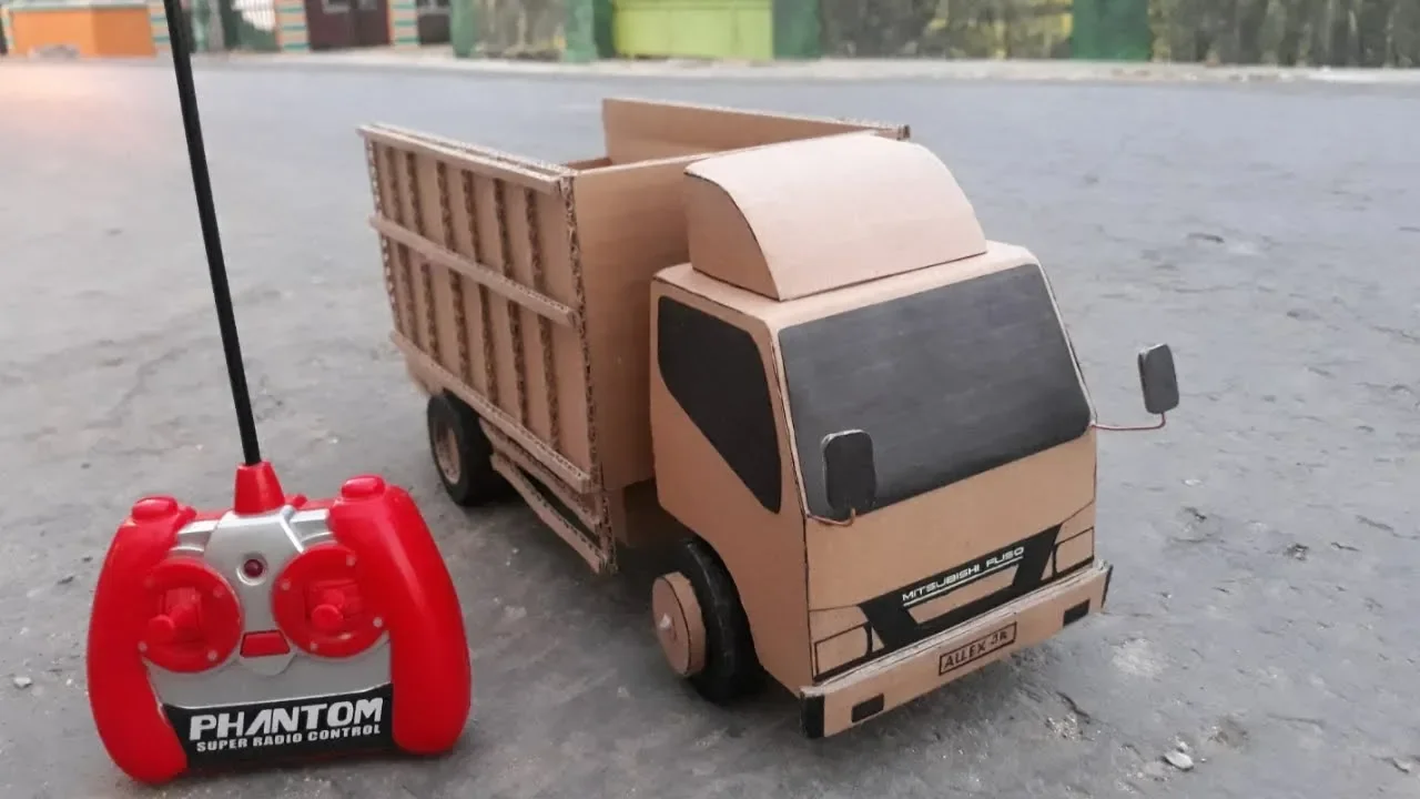 kerajinan dari kardus| Membuat MINIATUR mobil-mobilan keren dari kardus bekas (mainan anak). 