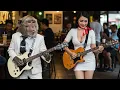 Lagu Viral Monyet Main Gitar ft Pramugari Cantik di Cafe | Viral Banget Video Ini