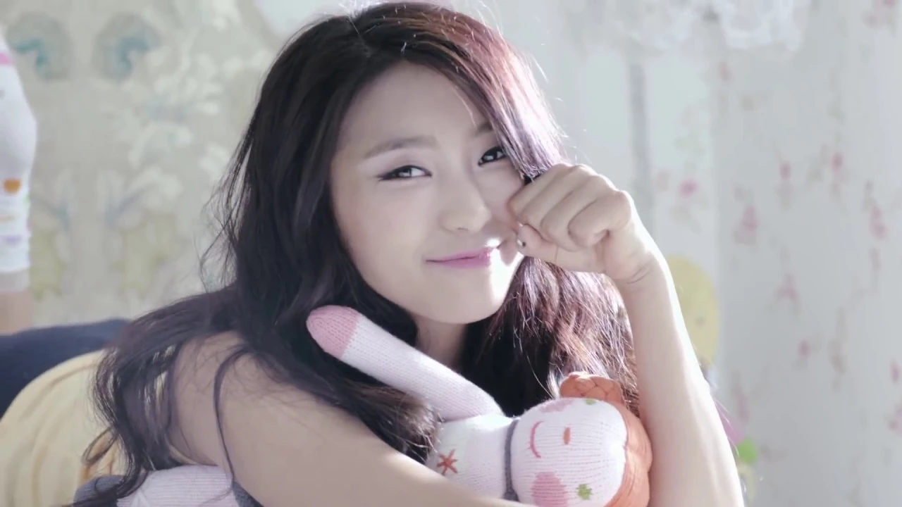 SISTAR19の代表曲MVサムネイル
