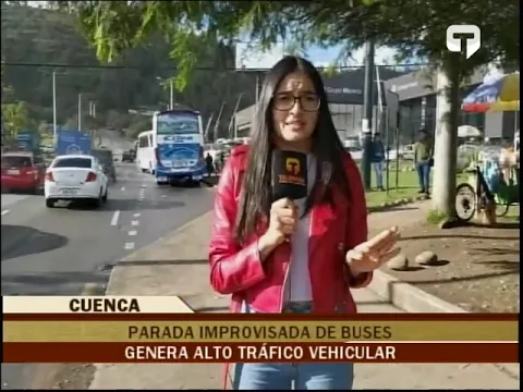 Parada improvisada de buses genera alto tráfico vehicular