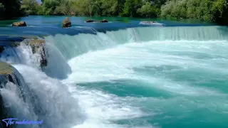 منظر شلال خلاب بجودة عالية و صوت خرير المياه فيديو قصير بدون حقوق للتصميم و المونتاج 