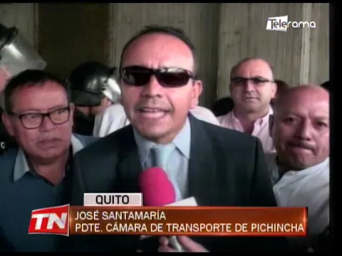 Transportistas reclaman alza de pasajes en la capital