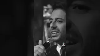 قصاد عيونه محتاره 