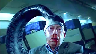 شحنة من الأفاعي والثعابين السامة بتهاجم ركاب طيارة في الجو ولكن ملخص فيلم Snakes On A Plane 