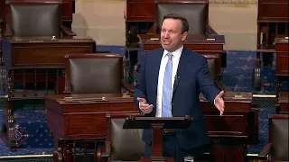 senator murphy on trumps iran war this administration is incompetent and lying