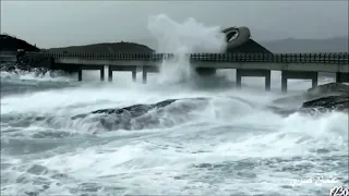 ويالله كم كثرت جراحي وضاقت بفسحة العليا مداه  انشودة سراب دندنها