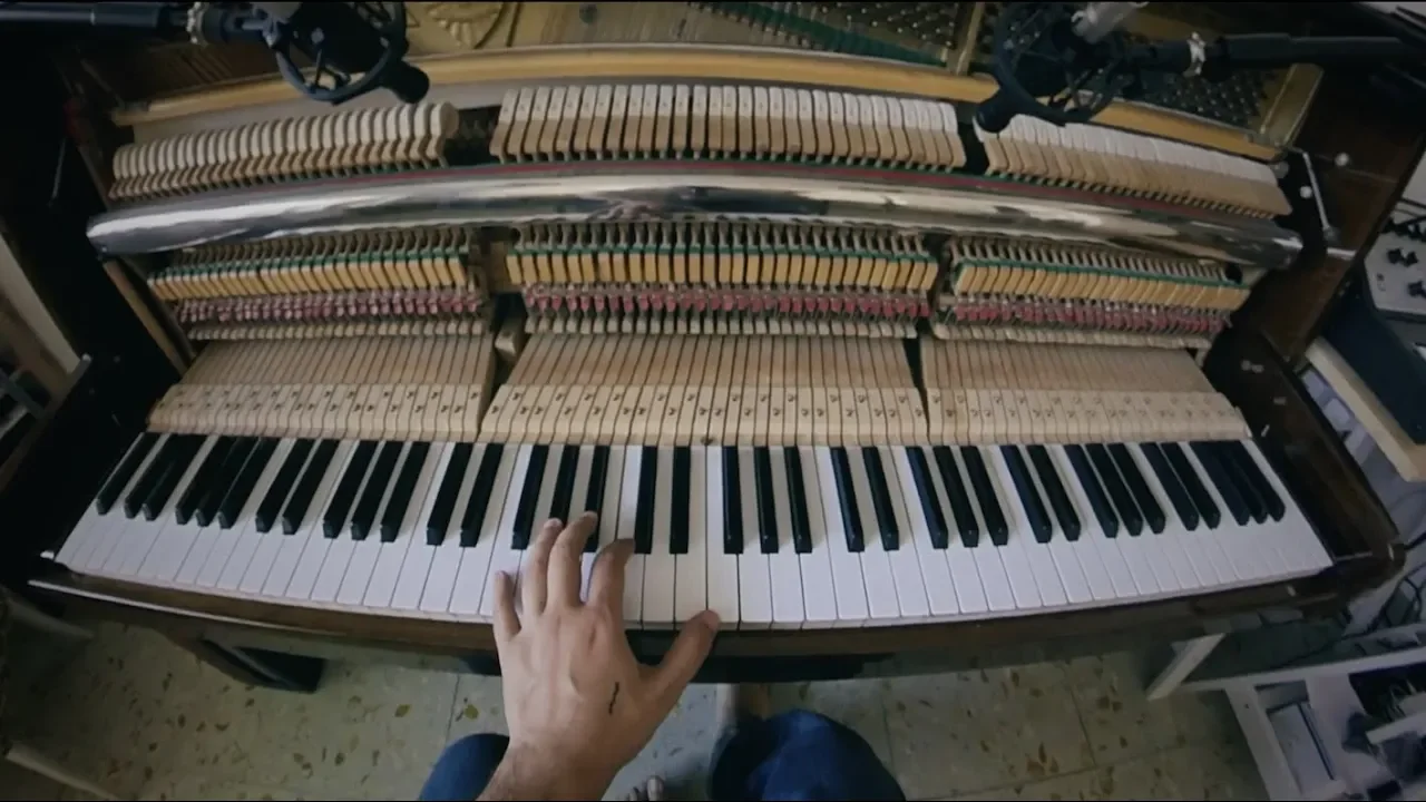 Intro l'isola + Medussa (Official video) Intro l'isola + Medussa (Official video)