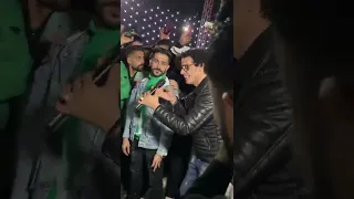 مغني بيغني شعبي وراب فـ نفس الوقت يبقي أكيد تامر النزهي عبسلام رايق هنا 