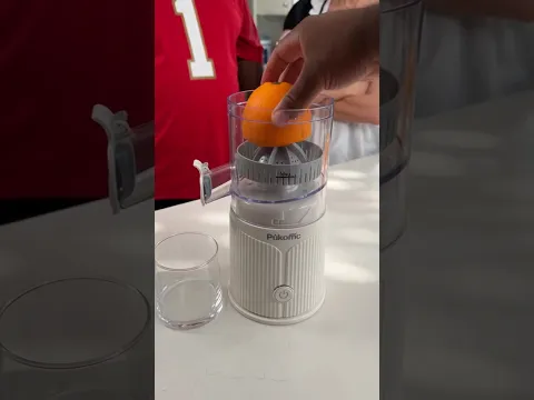 He Squeezed Six Oranges by Hand Before She Showed Him the Machine 🍊