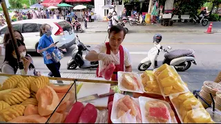 Juicy Cut Tropical Fruit Bag for $0.50?! 🇹🇭 Bangkok Street Food