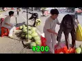 Download Lagu 阿義假扮乞丐摔倒在小夥面前，小夥扶起阿義幫阿義買米粉吃，實在太感人了！ 【阿義走鄉村】#Farm #tour #drama #正能量