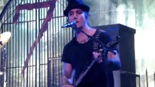 Download Avenged Sevenfold - Danger Line - Nightmare After Christmas - Moline, IL 2／1／2011 MP3