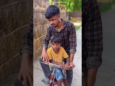 This boy was riding a bicycle with his dad when suddenly something happened #shortsvideo