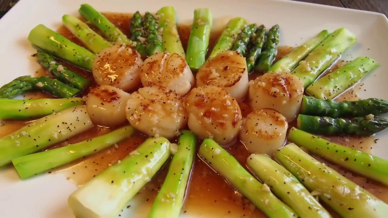 How to Cook the Perfect  Scallops w/ Asparagus in 10 mins  Chinese Seafood & Vegetable Recipe