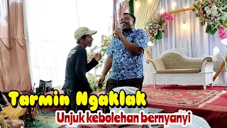 Download Unjuk kebolehan Tarmin ngaklak menyanyikan lagu tak berdaya MP3