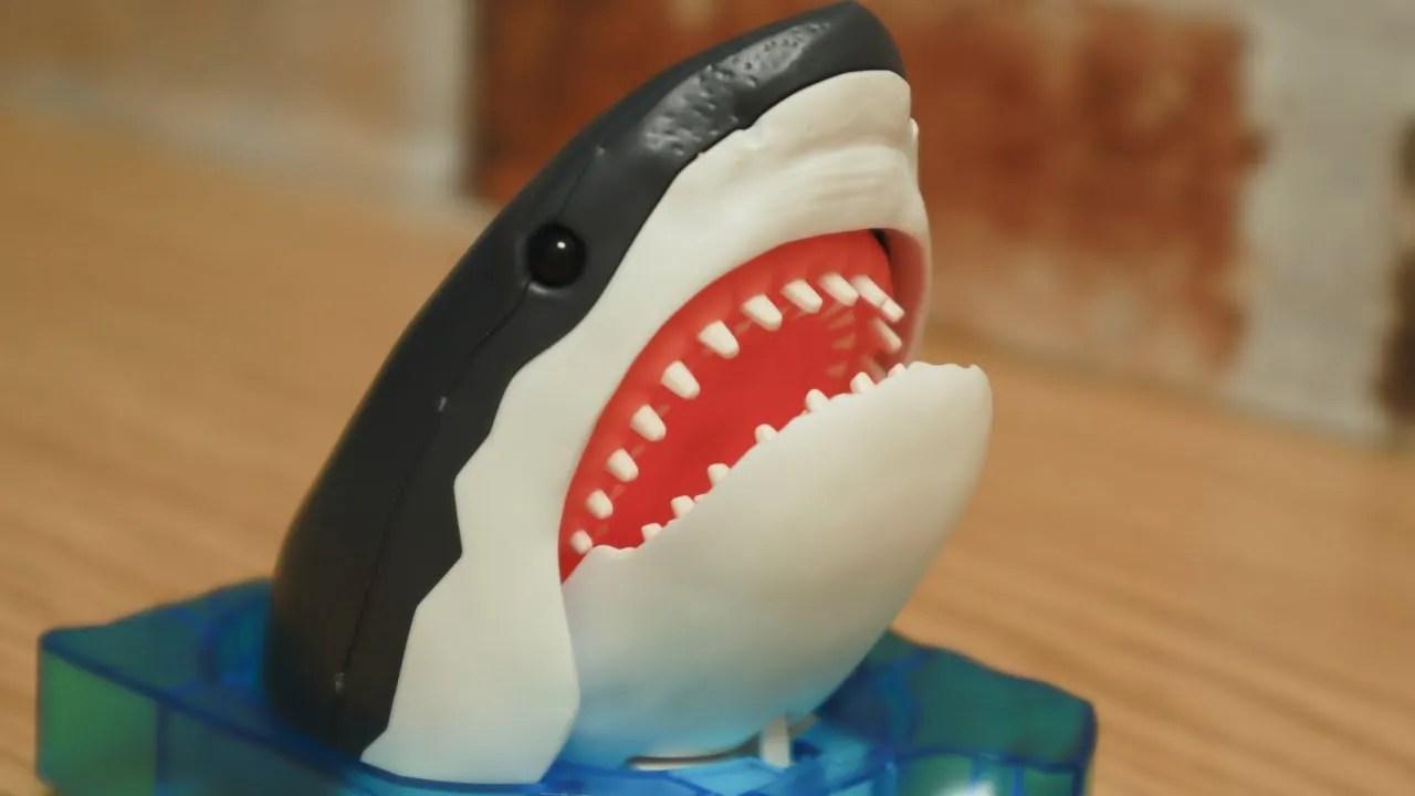 Great White Shark plastic model build Stopmotion!