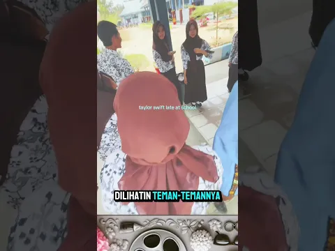 KAKAK INI JADI ARTIS DADAKAN DI SEKOLAHNYA