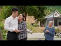 Download Lagu Aardige politieagent redt een alleenstaande moeder en helpt haar terug naar haar droomhuis.