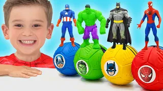 ¡Mike obtiene SUPERPODERES con Bolas Mágicas!