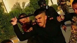 مظاهرات البصرة    احد الضباط يتجاوز على المتظاهرين وشاهد الرد دندنها