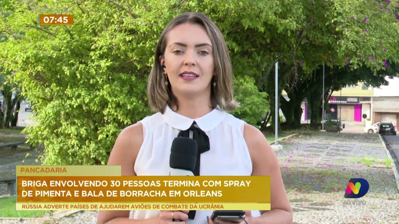 Briga envolvendo 30 pessoas termina com spray de pimenta e bala de borracha em Orleans