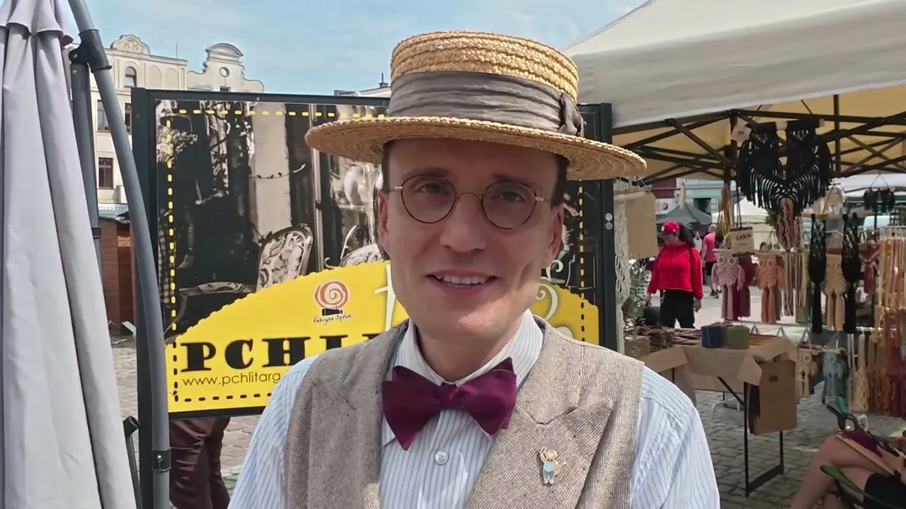 Wrrg W ubiorze vinatge muzyka na żywo i niezwykłe historie!