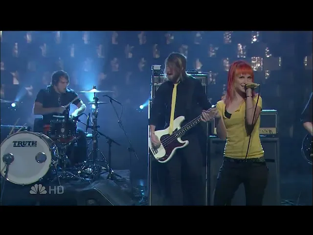 Download MP3 Paramore - Misery Business (Live At Late Night With Conan O' Brien 10/08/2007) HD