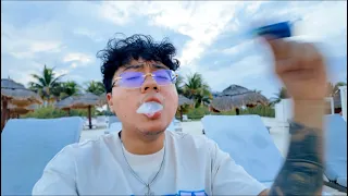 TAKING BLINKERS IN CANCUN