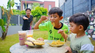 ALI AZAM BERMAIN PERMAINAN BATU GUNTING KERTAS ✊ 
