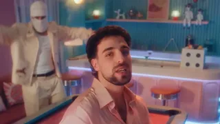                              تووليت سانت ليفانت   نانو   يا حبيب قلبي يا نانو   إنتي فقلبي محبوسة دندنها