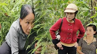 HANG S Mother Was Scared When The Creditor Showed Up To Collect Her Debt 