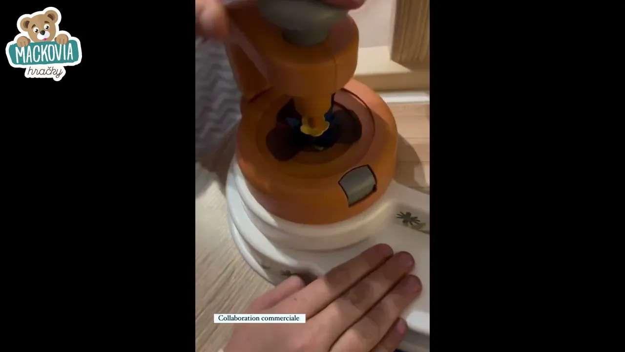 Pracovná detská dielňa - Set pracovný stôl trojkrídlový Black&Decker Mega Center a kvetinárstvo Smoby - 7