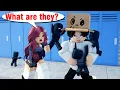 Download Lagu 👉 Jongen laat zich niet zien op school | Aflevering 75 | Verhaal Roblox