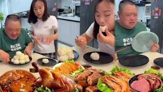 My stupid husband won't let me eat steamed buns, so I won't let him either.
