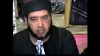 الشيخ إسماعيل محمد عزالدين أثناء فتح الحضرة بساط 2011 مع الشيخ جمعه البنا ليلة الشيخ عبدالله البكري 