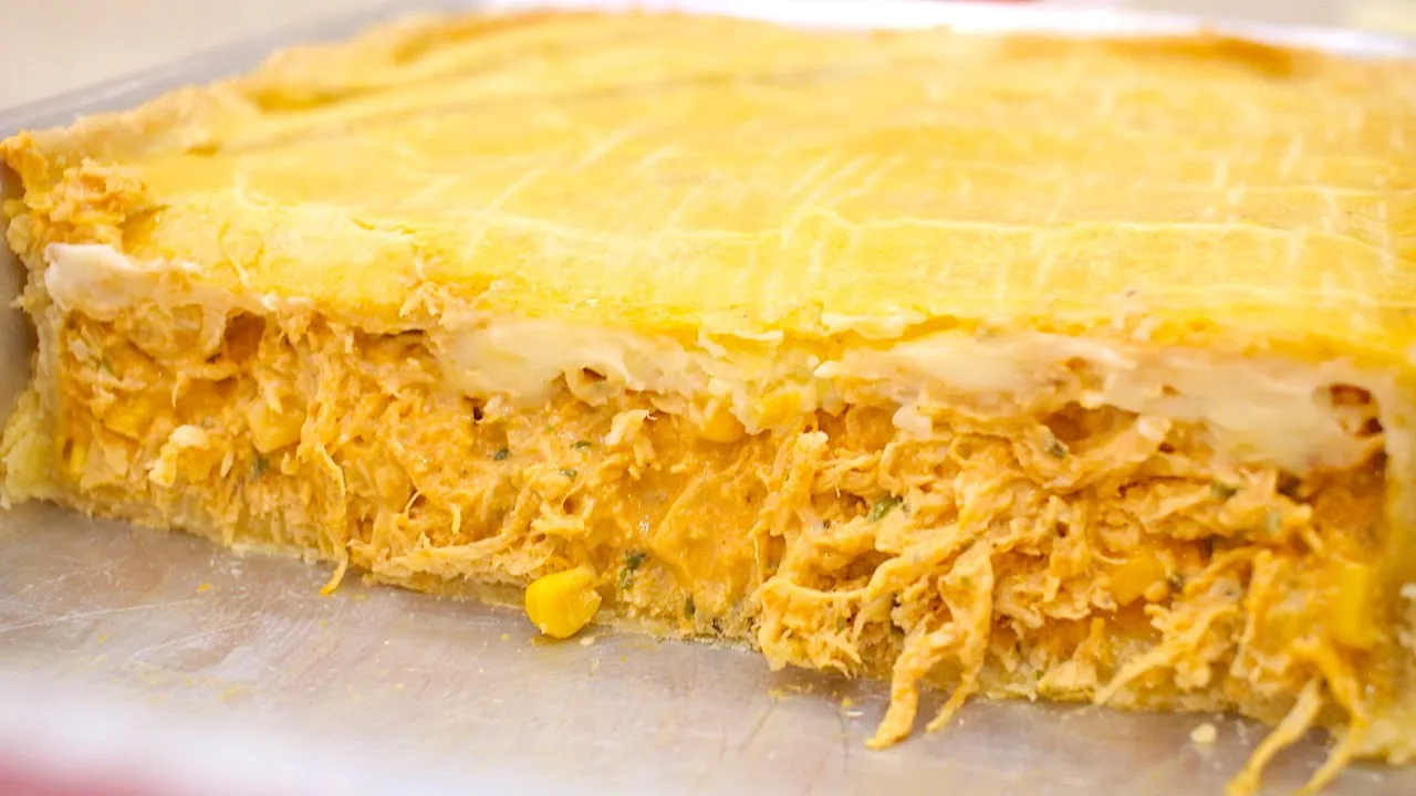 Empadinha de palmito (massa podre que derrete na boca!). 