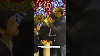 كابتن سيد عبد الحفيظ يحتضن اولاد الراحل محمد صبرى أثناء تقديم واجب العزاء 
