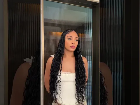 She’s iconic ✨ Easy twists for a day out