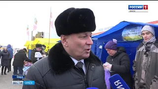 На площади у конгресс-холла сегодня развернулась выставка достижений омского аграрного комплекса