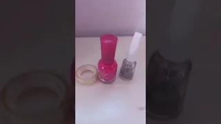 عمل أظافر من الشريط الاسق 