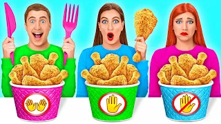 تحدي تناول الطعام بلا أيدي مقابل تناوله بيد واحدة مقابل تناوله بيدين اثنتين مواقف طعام مجنونة 