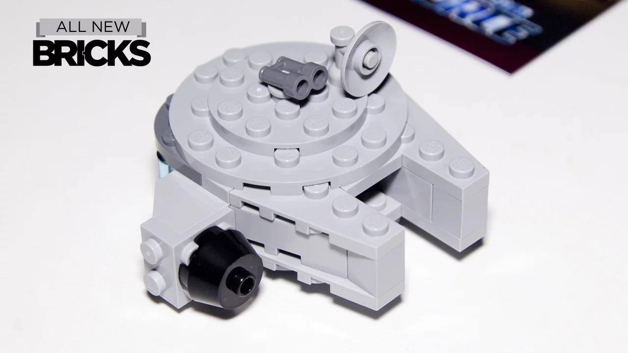 I was browsing around the internet and came across a one of kind but slightly illegal Lego Star Wars. 