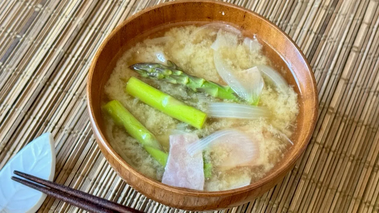 Miso Soup with Asparagus, Onion, Ham