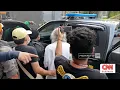 Download Lagu Senggol Pemotor, Mobil Polisi Dirusak Massa di Depan Polda