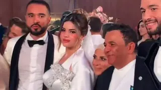 فرحة الاب زفاف بنت الفنان محمد فؤاد ورقص ام العروسه وغناها معاهم وبكاء الوالد بين احضان بنته يبكيك دندنها